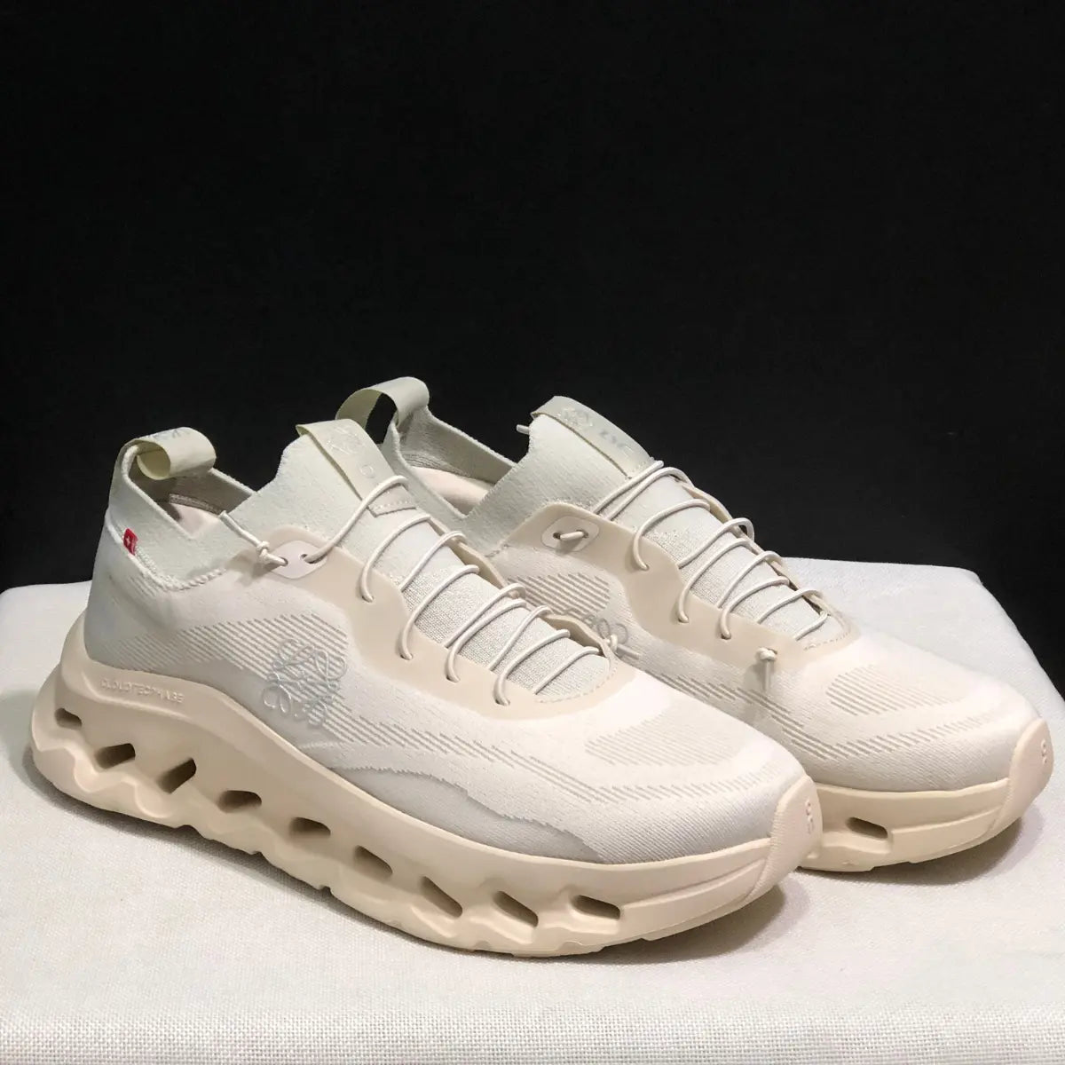 On Cloud × Loewe — Cloudtilt Crème 2.0